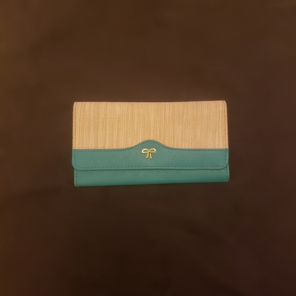 Elegant Tan and Green Women's Clutch